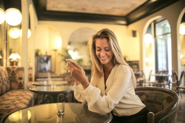 Come attirare nuovi clienti nel ristorante con l’SMS Marketing